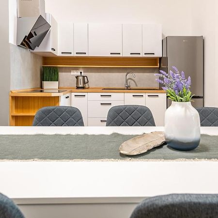 Deluxe Kazincy Apartment In The Heart Of Boedapest Buitenkant foto