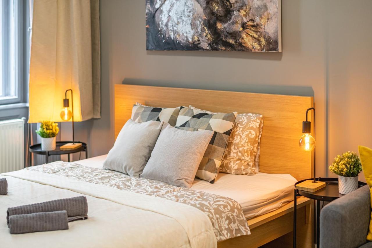 Deluxe Kazincy Apartment In The Heart Of Boedapest Buitenkant foto