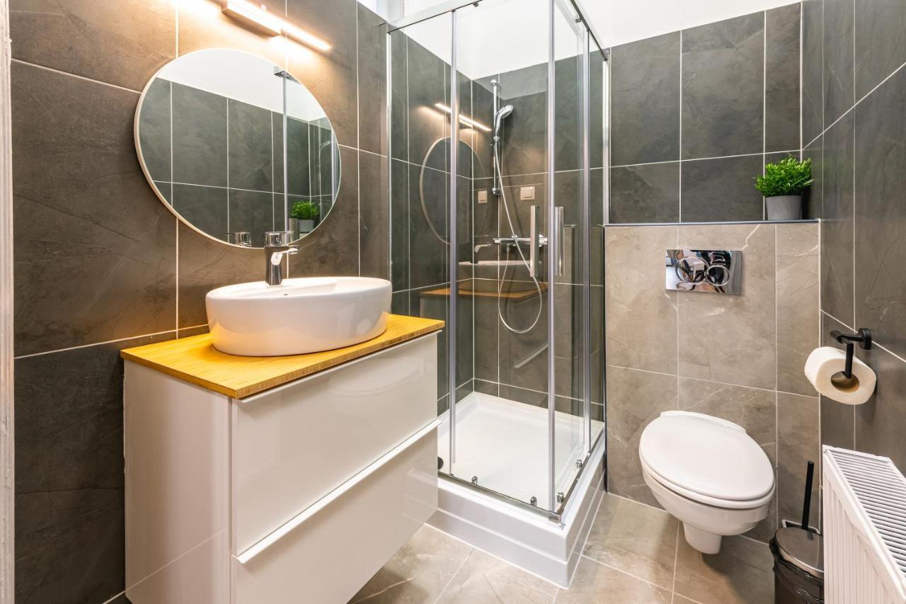 Deluxe Kazincy Apartment In The Heart Of Boedapest Buitenkant foto