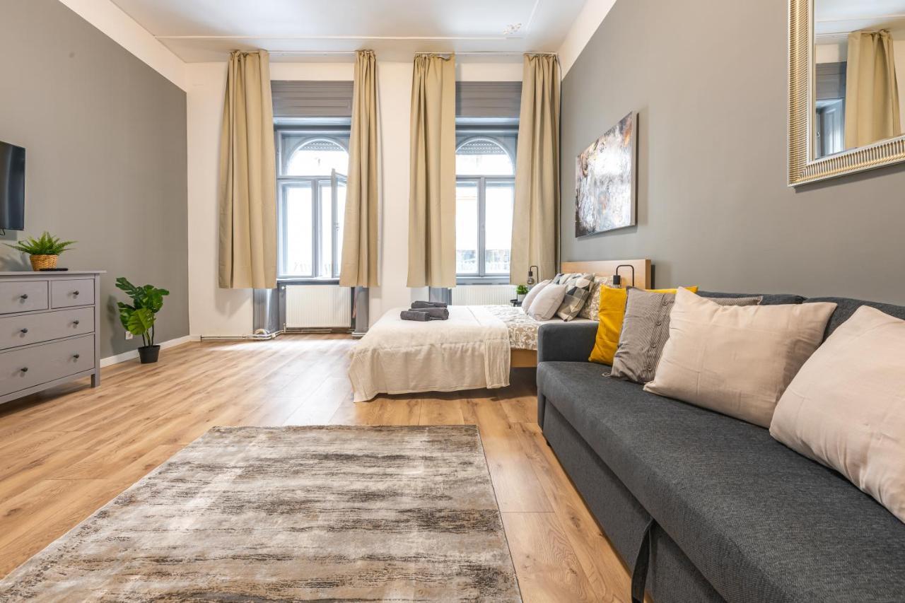 Deluxe Kazincy Apartment In The Heart Of Boedapest Buitenkant foto