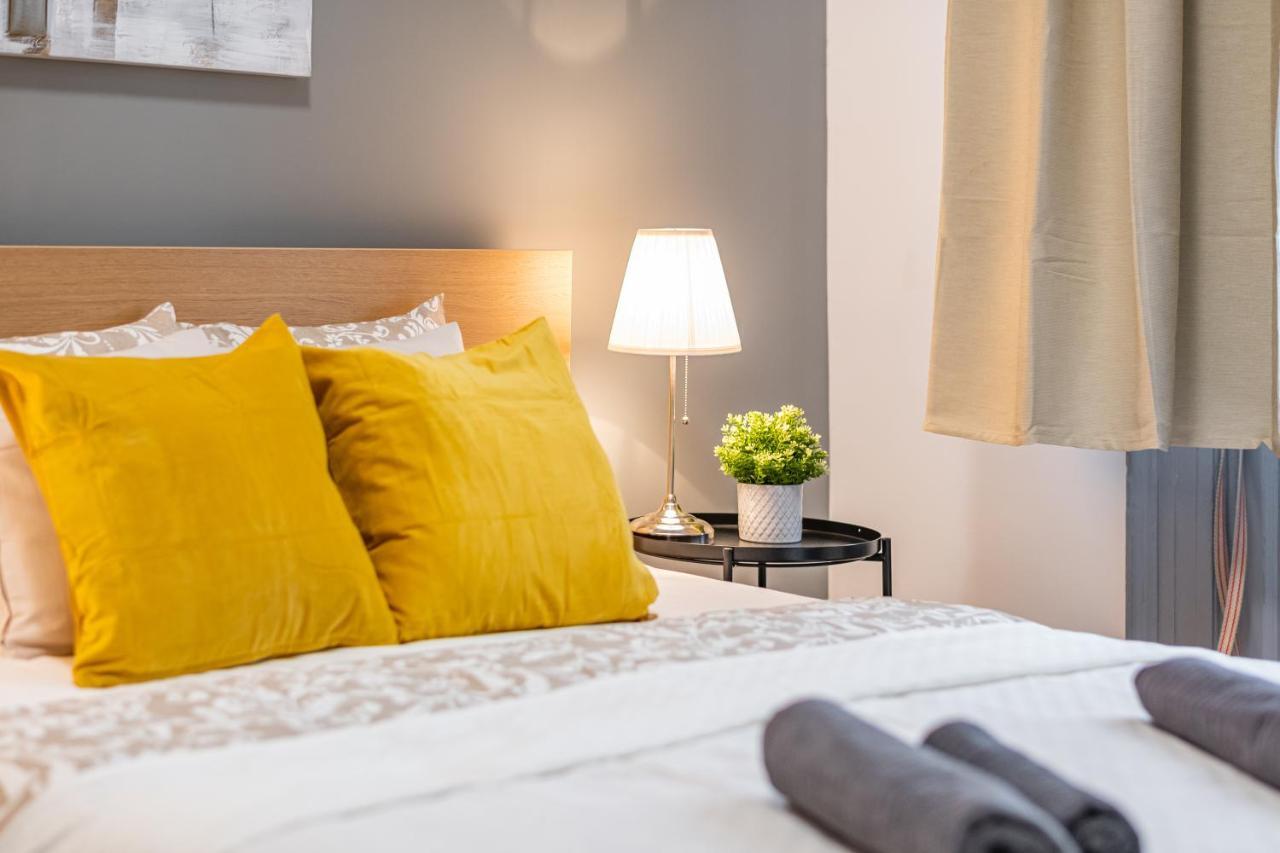 Deluxe Kazincy Apartment In The Heart Of Boedapest Buitenkant foto