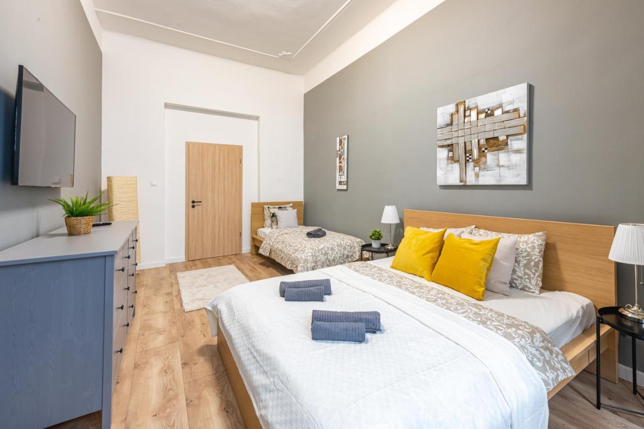 Deluxe Kazincy Apartment In The Heart Of Boedapest Buitenkant foto