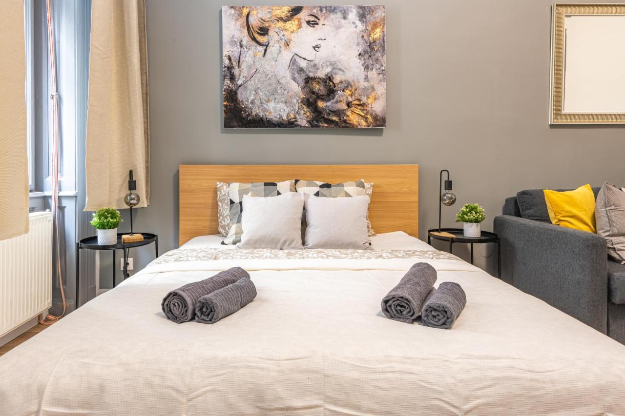 Deluxe Kazincy Apartment In The Heart Of Boedapest Buitenkant foto